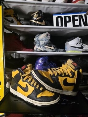 🔥 Nike Men Dunk Size 9 High Black/Yellow/Navy Retro Sneakers